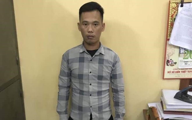 Khởi tố đối tượng cầm kéo đâm chết bạn nhậu vì vỗ mông vợ mình Ảnh 2