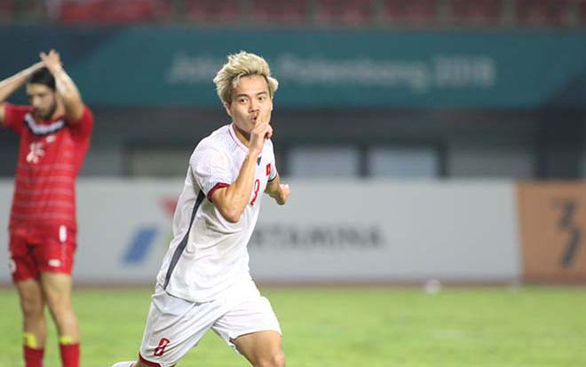 Văn Toàn, Văn Đức chấn thương, thầy Park đau đầu Ảnh 2