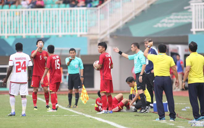 U23 Việt Nam thua UAE vì BTC ASIAD 18 chơi kiểu ‘ao làng’ Ảnh 2