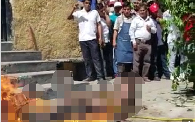 Bị nghi là kẻ bắt cóc, 2 người đàn ông Mexico bị đám đông thiêu sống Ảnh 2