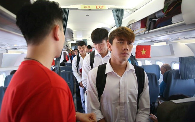 Khung cảnh bên trong chuyên Airbus 321 cơ đưa các tuyển thủ Olympic Việt Nam về nước Ảnh 2