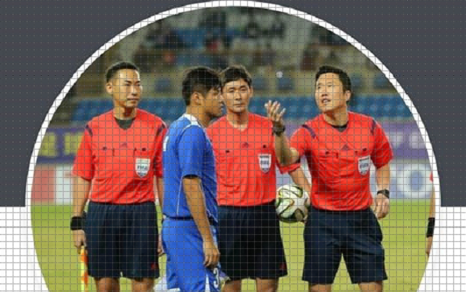 CĐV Việt Nam truy lùng facebook trọng tài, tìm nhầm người lại còn bình luận khiếm nhã Ảnh 2