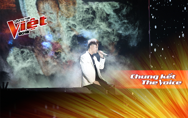 Chung kết The Voice 2018: Không còn hát về tình yêu đôi lứa, Quốc Anh sâu lắng hát về tình mẹ Ảnh 2