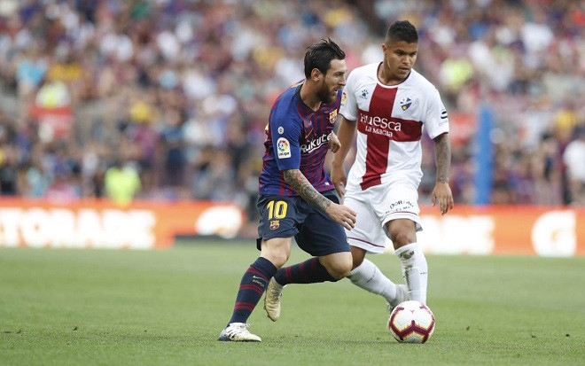 Ronaldo tịt ngòi, Messi ghi bàn 'như máy' lập kỷ lục La Liga Ảnh 2