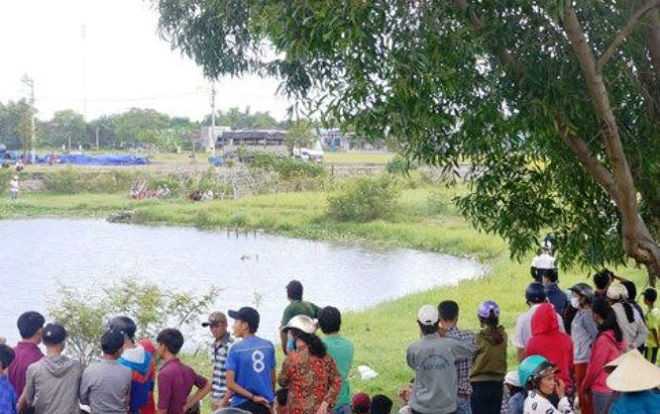 Thi thể người phụ nữ nổi trên sông, trên tay đeo ví tiền và chùm chìa khóa Ảnh 2