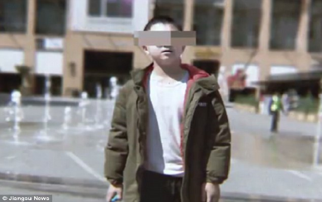 Bé trai nhảy lầu chết thảm vì tưởng… bất tử như trong game Ảnh 2