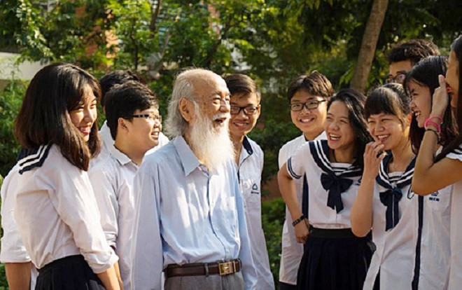 Bài phát biểu cảm động của thầy Văn Như Cương trong lễ khai giảng cách đây 3 năm bất ngờ được chia sẻ rầm rộ Ảnh 2