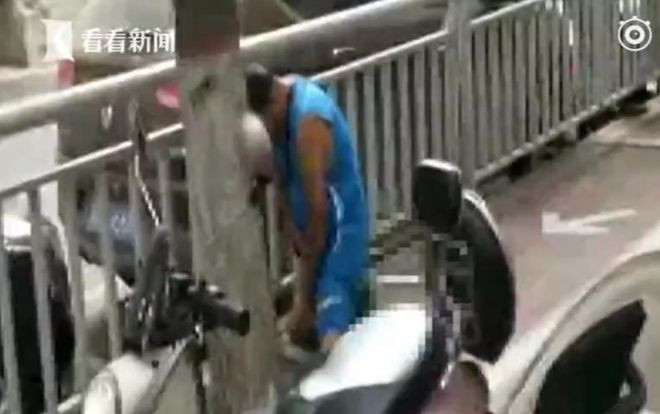 Bị bắt quả tang ăn cắp, tên trộm uống nước tiểu chính mình hòng thoát tội Ảnh 2