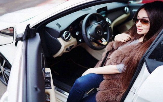 Bị bắt vì vi phạm giao thông, gái xinh gạ tình cảnh sát hòng thoát tội Ảnh 2