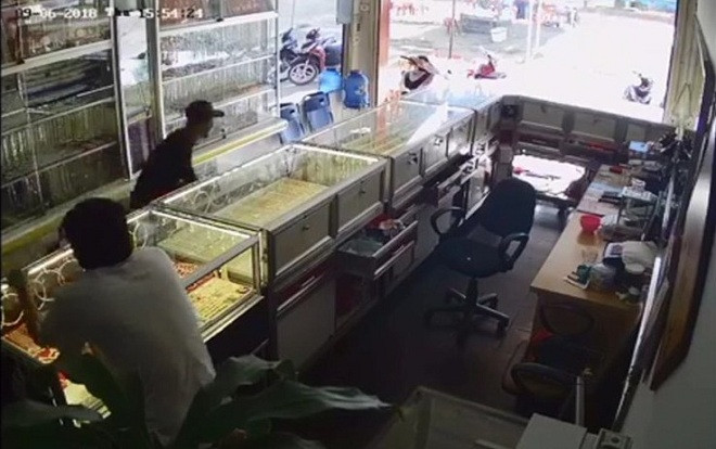 Bắt nam thanh niên từ Đồng Nai lên Đắk Lắk để cướp tiệm vàng Ảnh 2