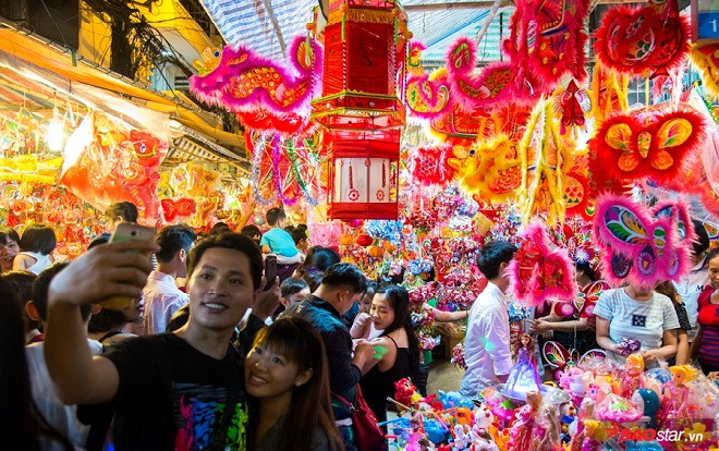Phố lồng đèn độc nhất Sài Gòn nhộp nhịp mùa trung thu, đón hàng ngàn lượt khách mỗi ngày Ảnh 2