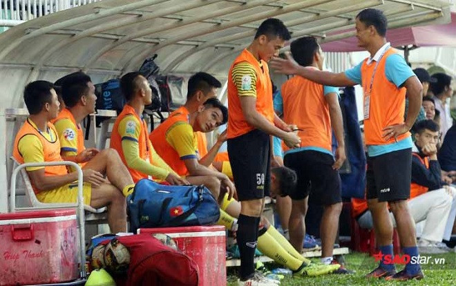 Bi kịch thủ môn Bùi Tiến Dũng: Người hùng U23 Việt Nam 'sống mòn' ở Thanh Hóa Ảnh 2