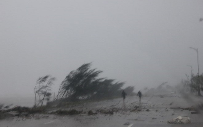 Siêu bão Mangkhut và áp thấp nhiệt đới dồn dập tiến vào Biển Đông Ảnh 2