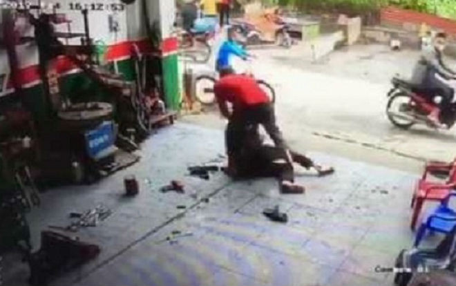 Đến quán karaoke hỏi 'ở đây có gái không', người đàn ông bị chủ quán cùng nhân viên tát vào mặt, cầm điếu cày đánh tử vong Ảnh 2