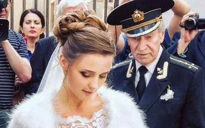 Bị từ chối ân ái, cụ ông 87 tuổi ly dị vợ trẻ kém 3 giáp sau nhiều năm chung sống Ảnh 2