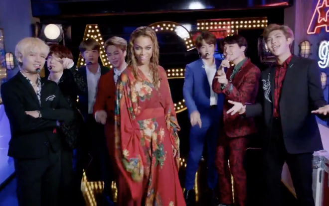 Clip hot: Đến 'chị đại' Tyra Banks còn có lúc cần BTS thị phạm vũ đạo thế này! Ảnh 2