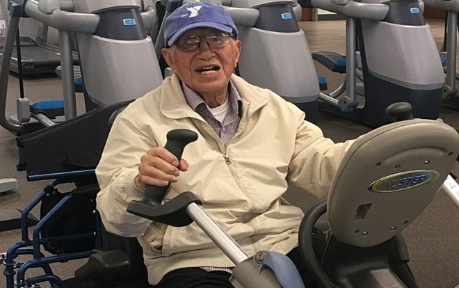 Cụ ông 111 tuổi vẫn 'nghiện' tập gym mỗi ngày Ảnh 2