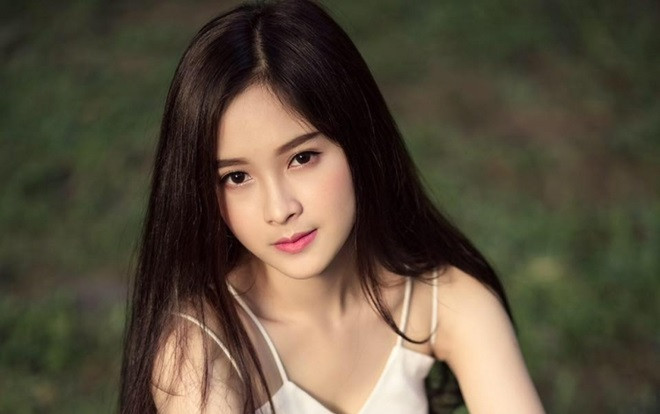 Đọ sắc dàn nữ sinh hot girl đẹp 'mê hoặc lòng người' đang học chung trường với Tân hoa hậu 18 tuổi Trần Tiểu Vy Ảnh 2