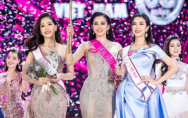 Hoa hậu Trần Tiểu Vy bị chê xấu, hay thói quen chửi kiểu Chí Phèo Ảnh 2