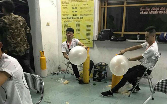 Vụ 7 người tử vong nghi sốc ma túy tại lễ hội âm nhạc điện tử: Bóng cười bán công khai, nhân viên bơm bóng đeo thẻ BTC Ảnh 2