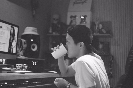 Nếu không là ca sỹ, chắc chắn 8 sao Hàn này sẽ trở thành những nhiếp ảnh gia tài năng Ảnh 8