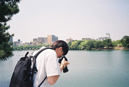 Nếu không là ca sỹ, chắc chắn 8 sao Hàn này sẽ trở thành những nhiếp ảnh gia tài năng Ảnh 15