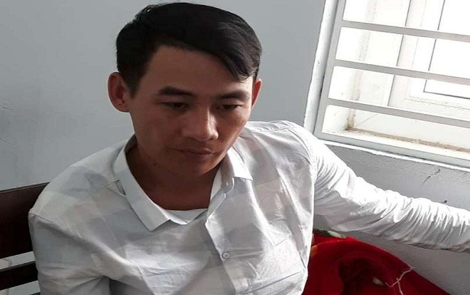 Bắt đối tượng dùng mã tấu chém tình địch, ném bom xăng vào nhà anh trai người yêu Ảnh 2