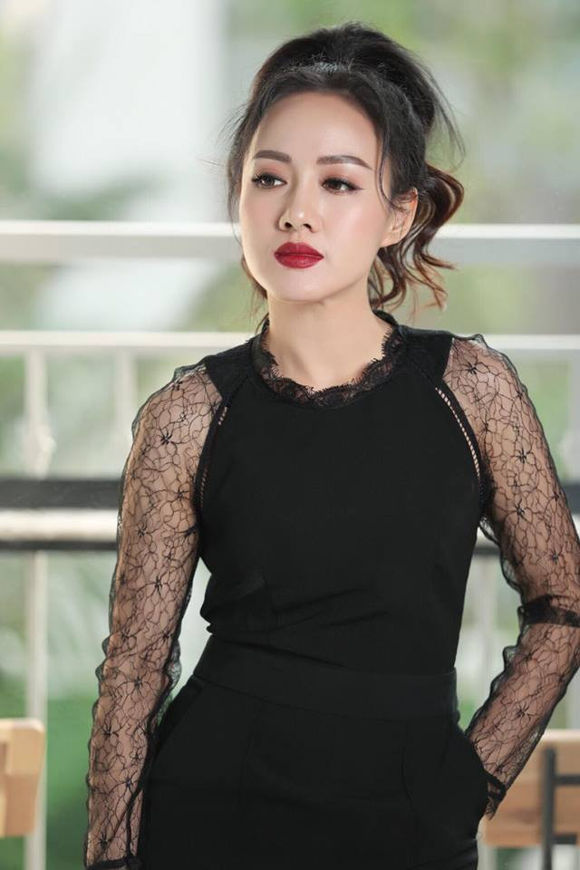 Gu thời trang dịu dàng ai ngắm cũng xiêu lòng của BTV 'quốc dân' Hoài Anh Ảnh 7