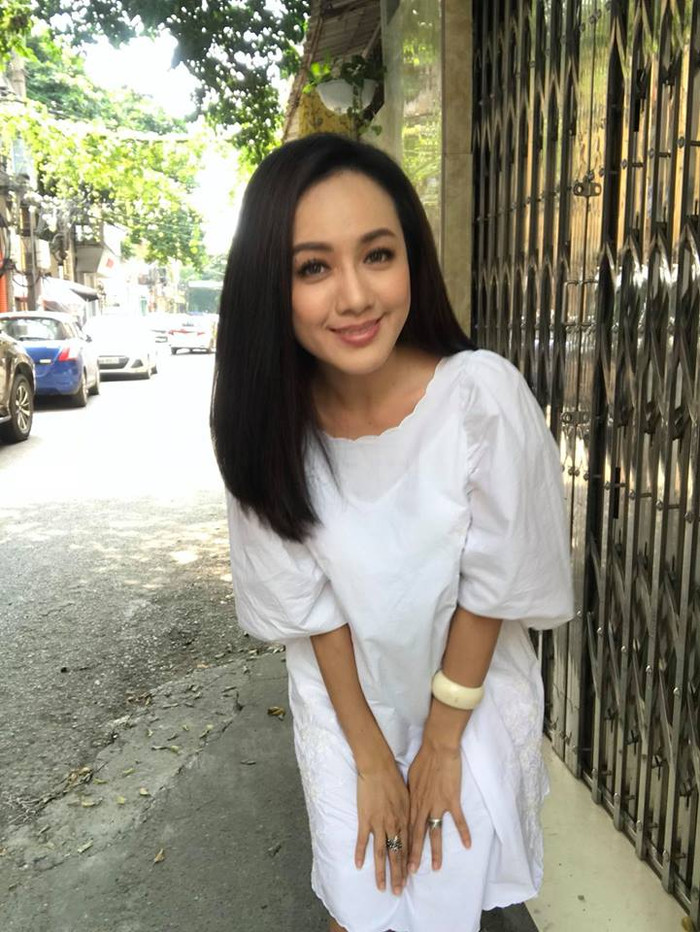 Gu thời trang dịu dàng ai ngắm cũng xiêu lòng của BTV 'quốc dân' Hoài Anh Ảnh 4