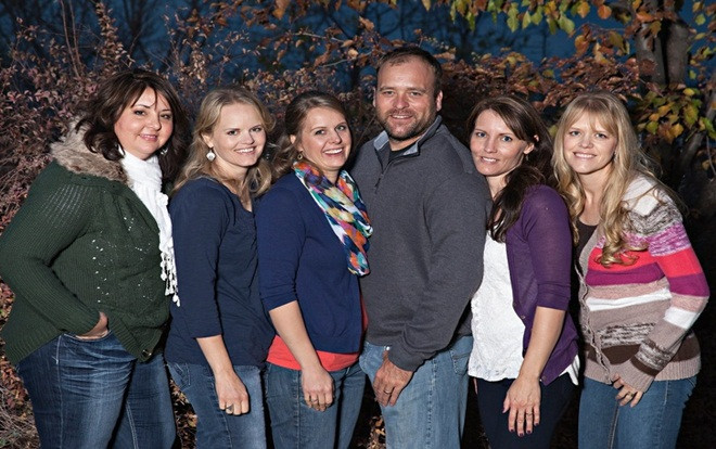 Cuộc sống hạnh phúc, đáng ngưỡng mộ của một ông chồng sống chung với 5 bà vợ Ảnh 2