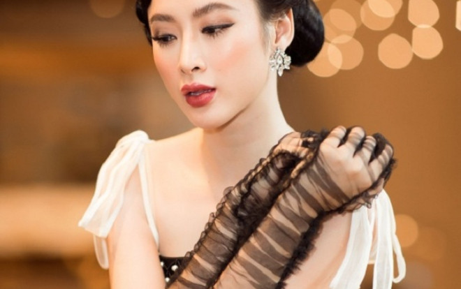 Học cách đeo găng tay sang chảnh đẹp như Lý Nhã Kỳ -  Angela Phương Trinh Ảnh 2