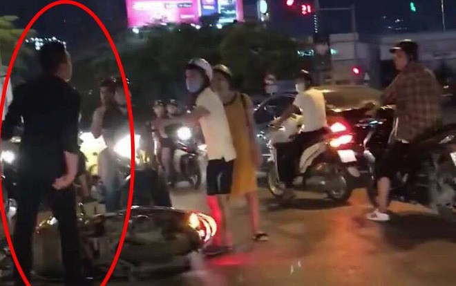 Công an điều tra vụ nam thanh niên đi xe SH hành hung người phụ nữ mang thai 8 tháng sau va chạm nhỏ Ảnh 2
