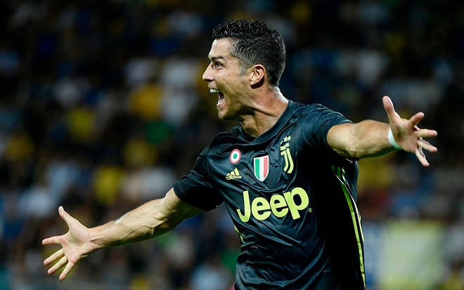 Tiếp tục ghi bàn, Ronaldo trở lại thách thức Messi Ảnh 2