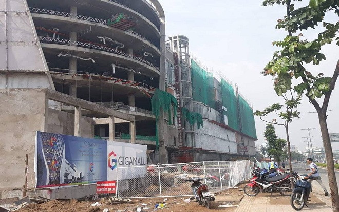 Hé lộ nguyên nhân vụ 3 công nhân rơi từ tầng cao công trình Trung tâm thương mại ở Sài Gòn Ảnh 2