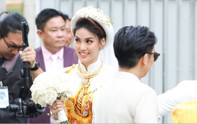 Ai ai cũng tò mò, là Hoa khôi Áo dài thì Lan Khuê sẽ mặc gì trong lễ ăn hỏi Ảnh 2