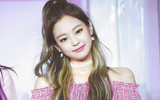 Mặt mũi xinh đẹp đã đành, Jennie còn có bờ vai 90 độ siêu quyến rũ Ảnh 2