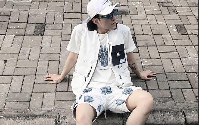 Sơn Tùng M-TP tạo sóng với mốt quần short đơn giản nhưng chẳng hề tầm thường Ảnh 2
