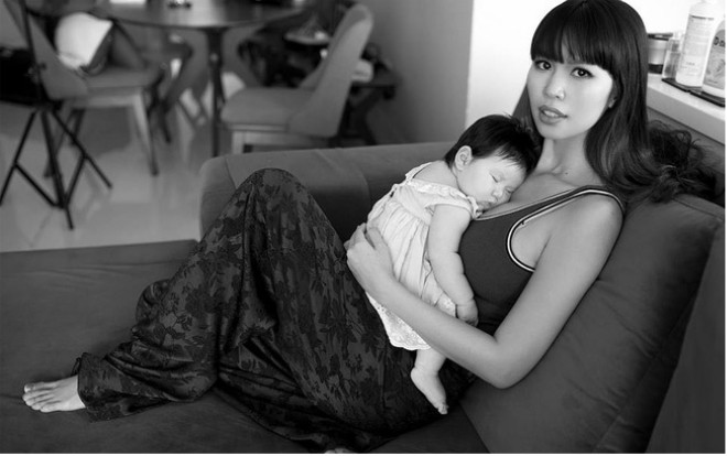 Dù nuôi con thoáng kiểu Tây nhưng Hà Anh vẫn khiến mẹ bỉm sữa đồng cảm khi chia sẻ điều này Ảnh 2