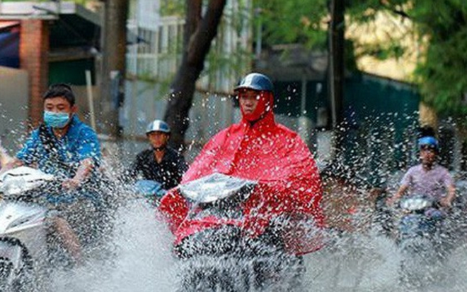 Gió mùa Đông Bắc tràn về, Bắc Bộ và Trung Bộ mưa lớn trên diện rộng Ảnh 2