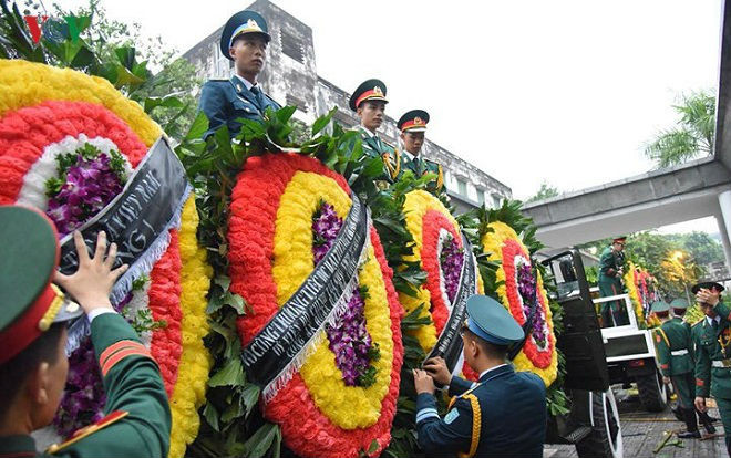 Hình ảnh cỗ linh xa đưa linh cữu Chủ tịch nước Trần Đại Quang về đất Mẹ Ảnh 2