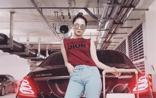 Không diện trang phục kẹo bông nữa, Ngọc Trinh chơi nổi với phụ kiện mới hồng toàn tập Ảnh 2