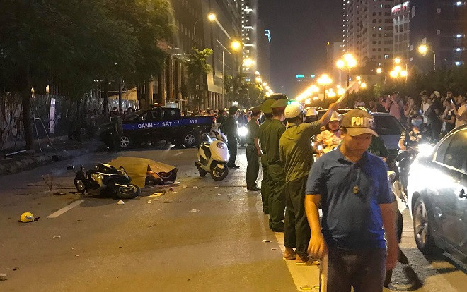 Thanh sắt giàn giáo rơi xuống đường Lê Văn Lương, cô gái trẻ tuổi tử vong thương tâm Ảnh 2