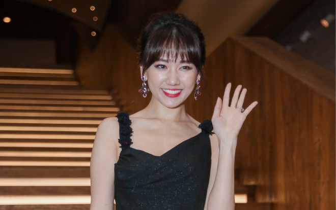 'Bỏ quên' Trấn Thành, Hari Won xinh như hoa rạng ngời dự sự kiện Ảnh 2