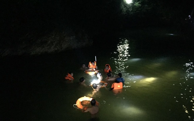 Xuống suối tắm, hai nam sinh đuối nước thương tâm Ảnh 2