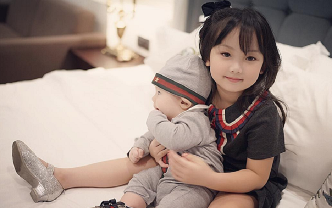 Sinh nhật bé Củ Cải, Huyền Baby khoe ảnh con gái lớn xinh xắn hứa hẹn sẽ tiếp bước mẹ trở thành mỹ nhân trong tương lai Ảnh 2