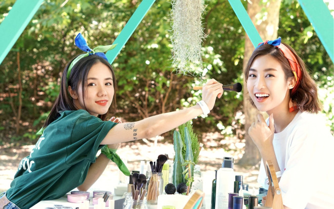 Chỉ diện combo bình dân thôi, hoa hậu Đỗ Mỹ Linh cũng dư sức khiến fan 'gục ngã' Ảnh 2