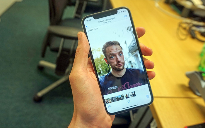Bị người dùng chê camera 'giả tạo', Apple lập tức sửa tính năng làm mịn da trên iPhone Xs và Xs Max Ảnh 2