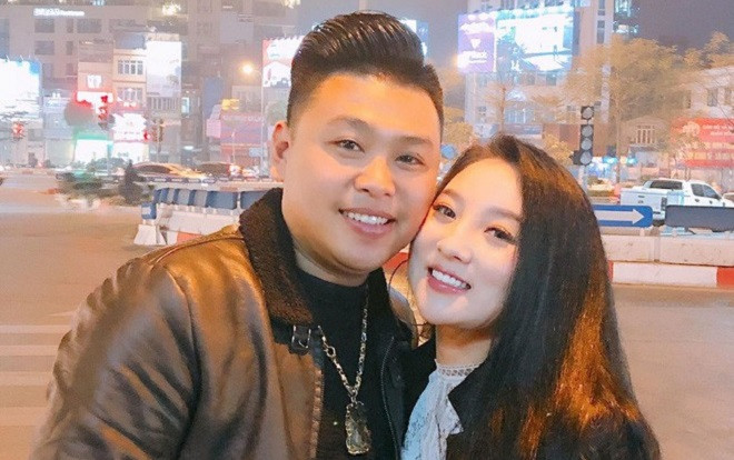 Bị tố làm màu và diễn sâu trong câu chuyện người chồng làm lụng vất vả mua ô tô 2 tỷ tặng vợ, người vợ lên tiếng phân trần Ảnh 2