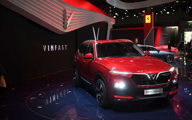 VinFast ra mắt 2 mẫu xe đầu tiên tại Paris Motor Show 2018, David Beckham xem đó là điều thần kỳ Ảnh 2