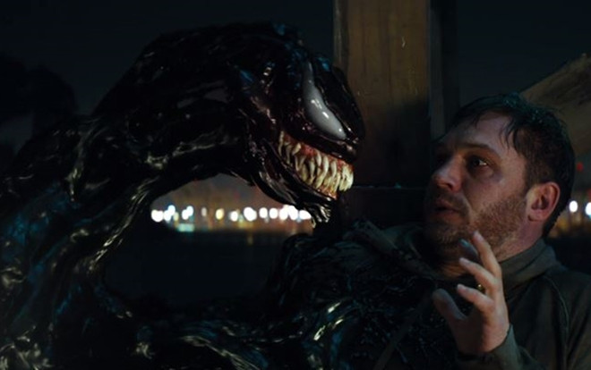 Review 'Venom': Nảy sinh 'tình cảm' cùng con người, kẻ kí sinh khát máu bỗng hoàn lương Ảnh 2